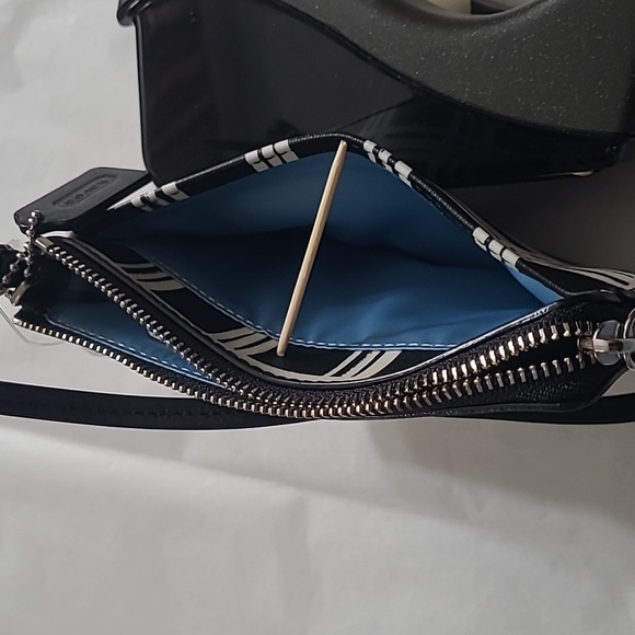 Coach Stripe Wrislet Signature Canvas - Picture 3 of 7